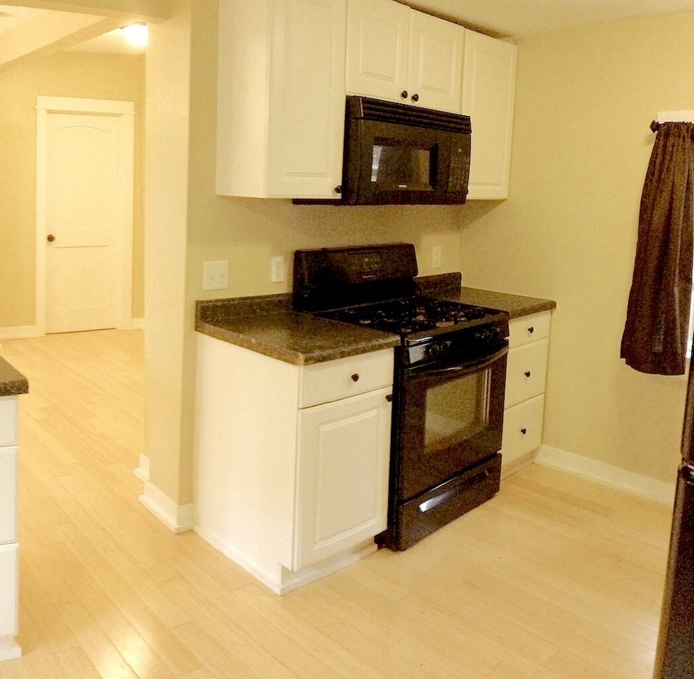 2319 Cole Ave Se - Photo 3 of 11