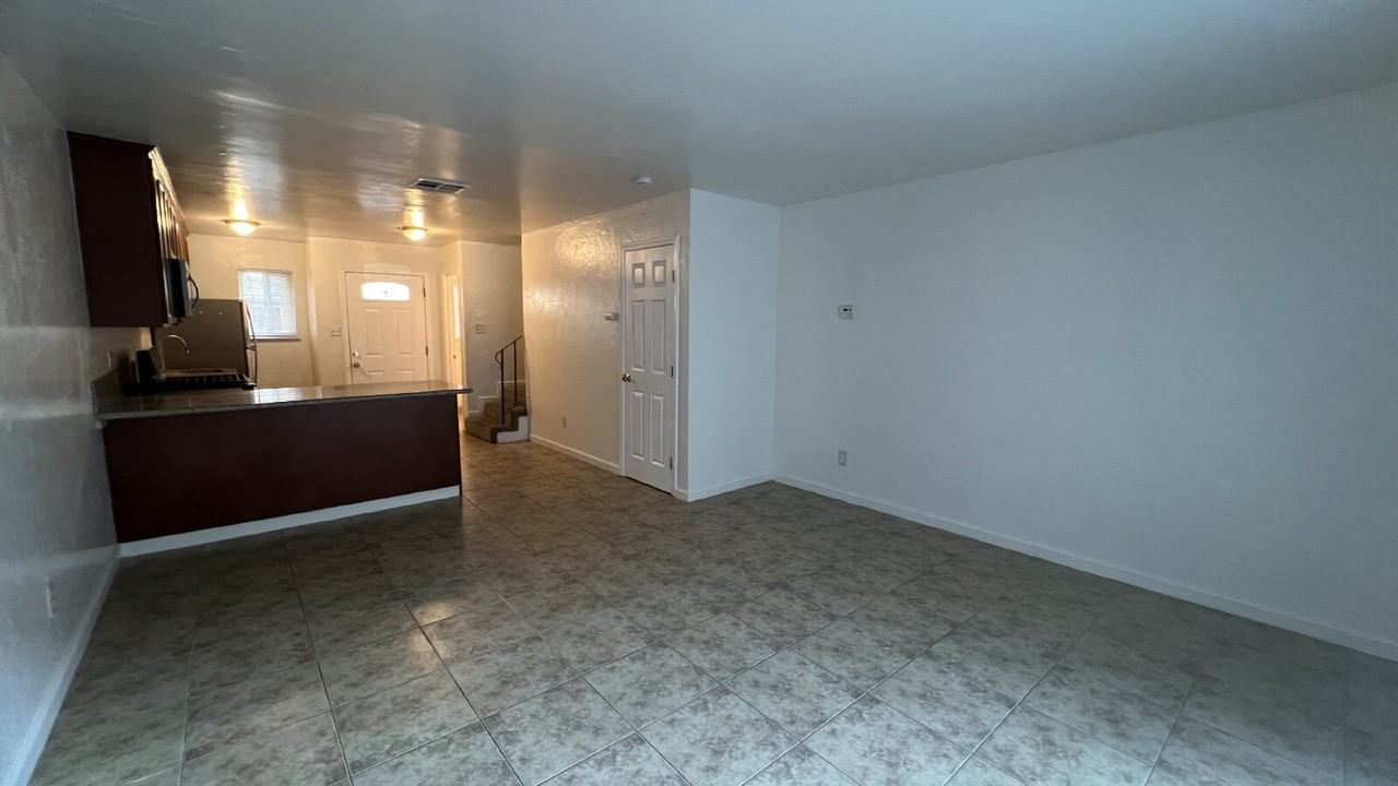 1104 Evelyn Ln #C - Photo 6 of 20