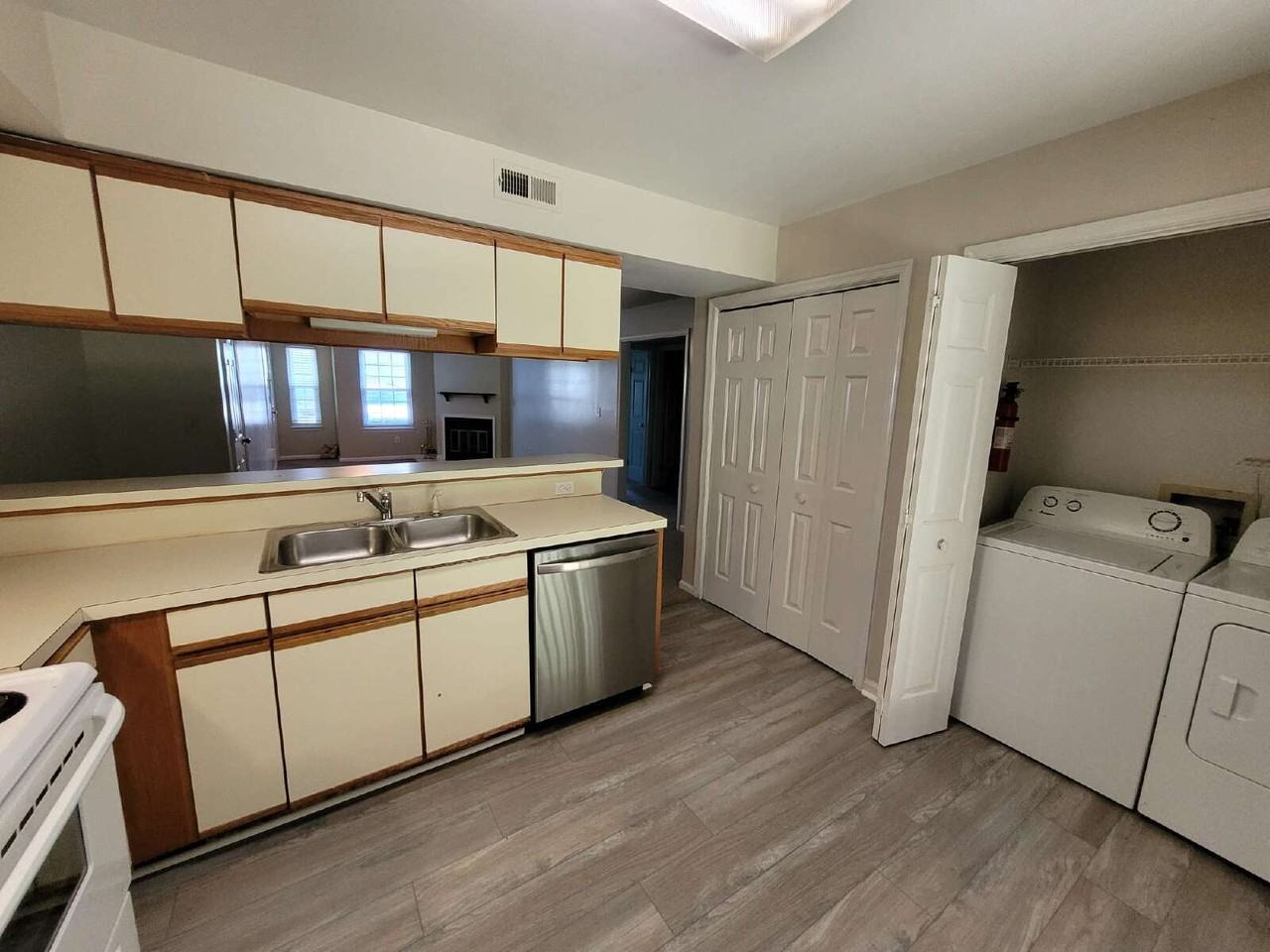 4833 Station House Ln - Photo 7 of 27