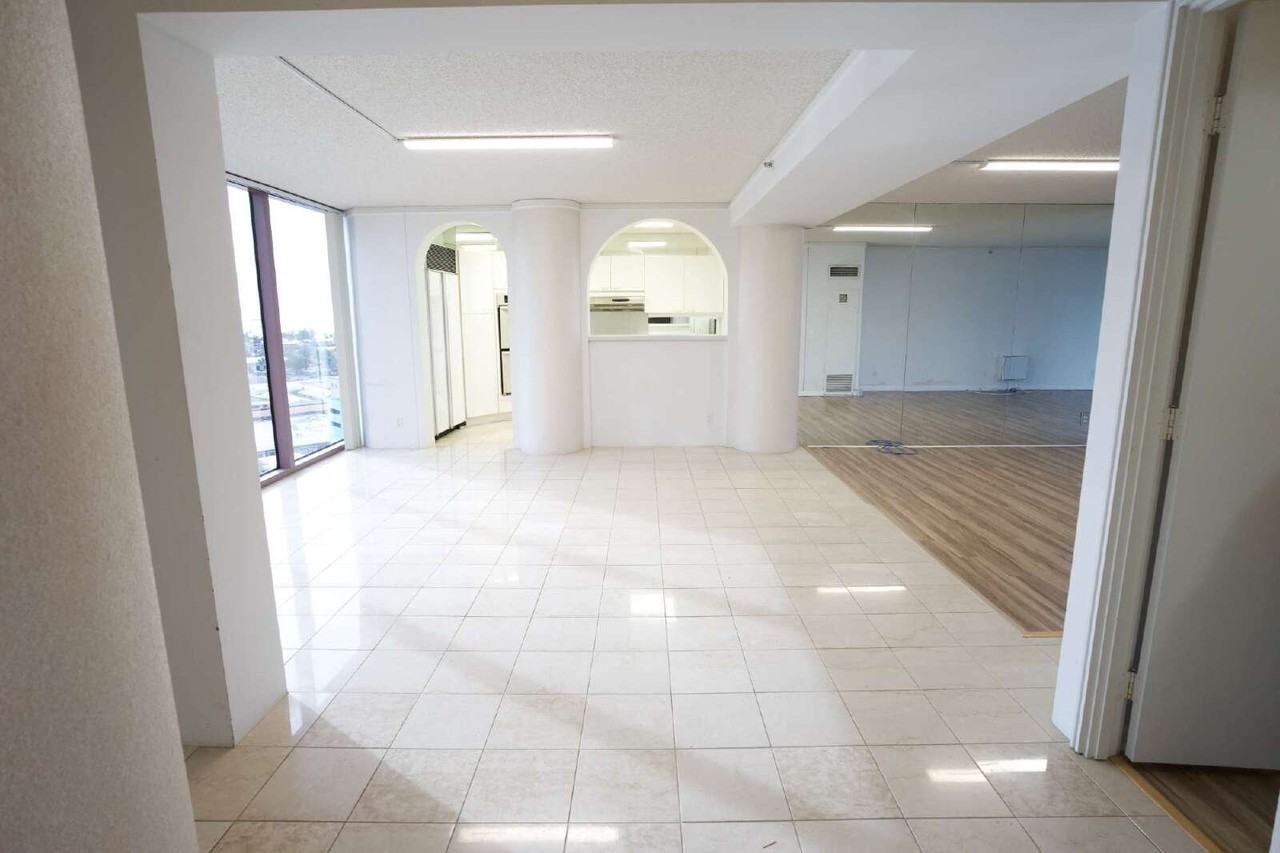 415 South St Apt 1401 - Photo 2 of 21