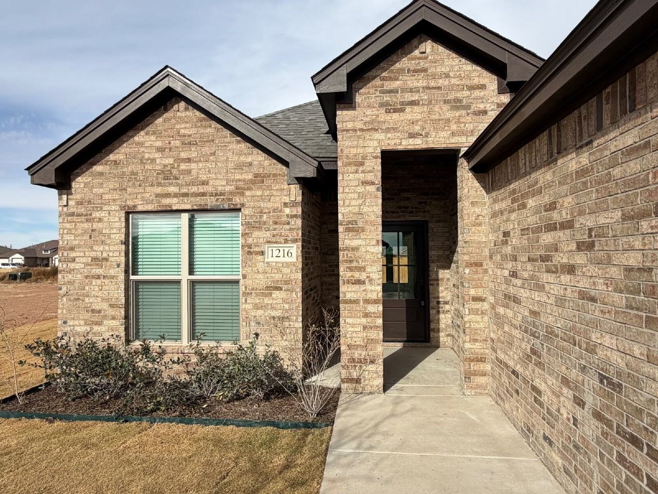 1216 N 6th St - Photo 3 of 20