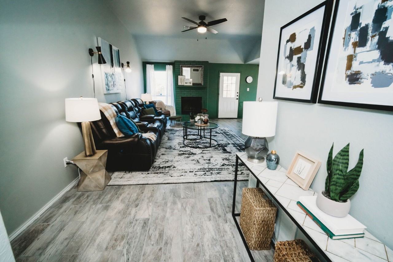 2607 Rampart Loop - Photo 2 of 35