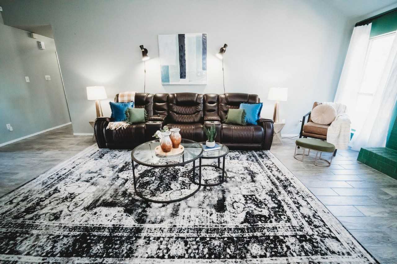 2607 Rampart Loop - Photo 4 of 35