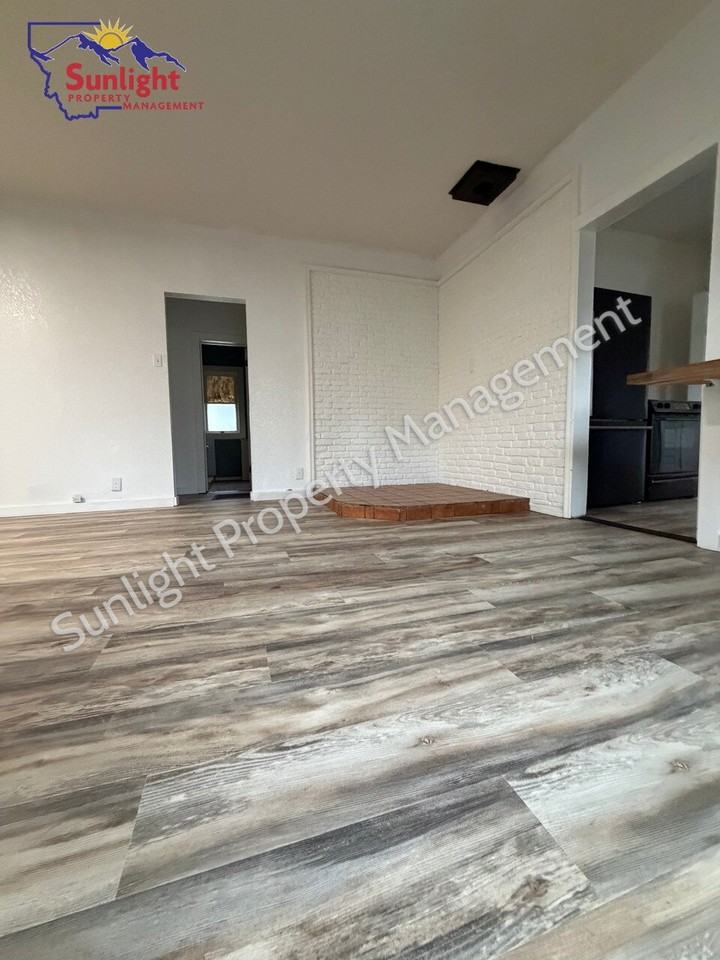 411 E 5th St - Photo 3 of 15