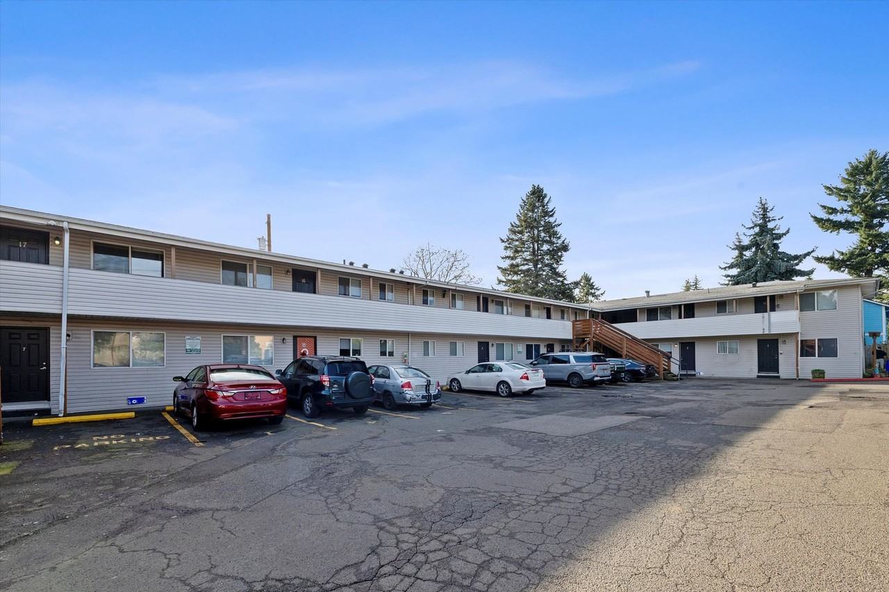 Stark Street Crossing - Photo 3 of 47