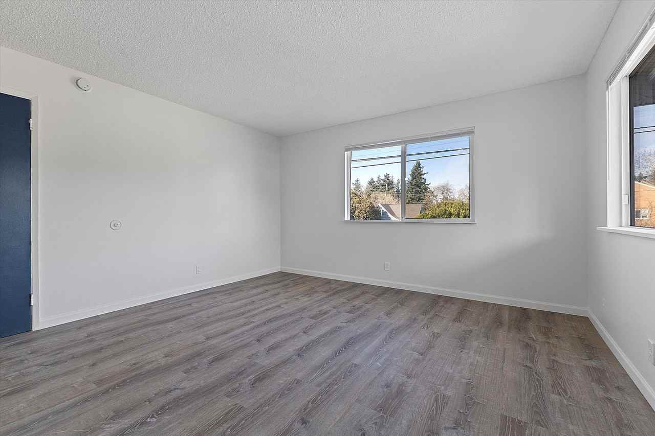 Stark Street Crossing - Photo 6 of 47