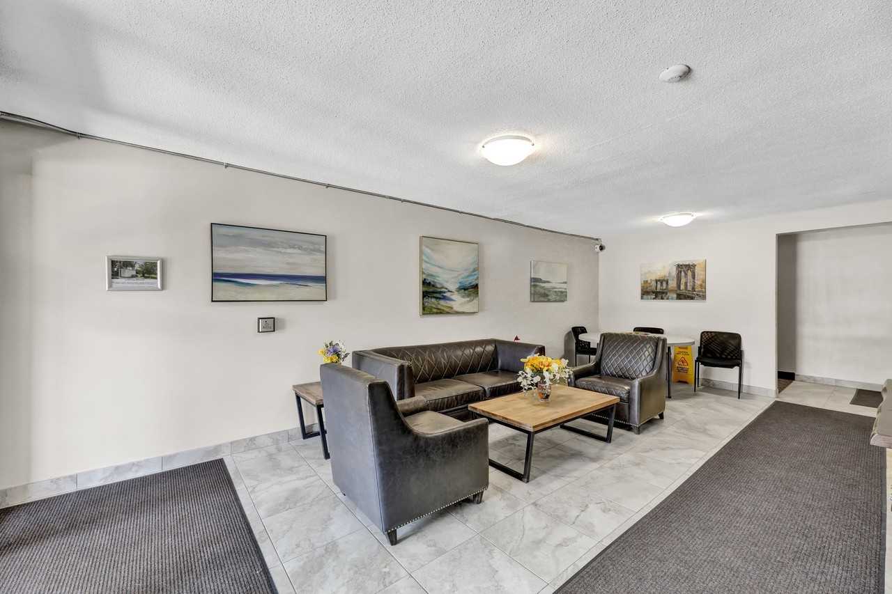 Park Tower Apartments - Photo 6 of 25