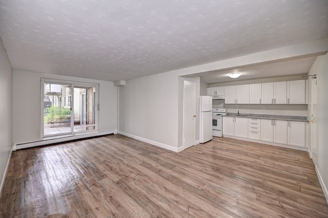 Hillcrest Apartments - Photo 7 of 24