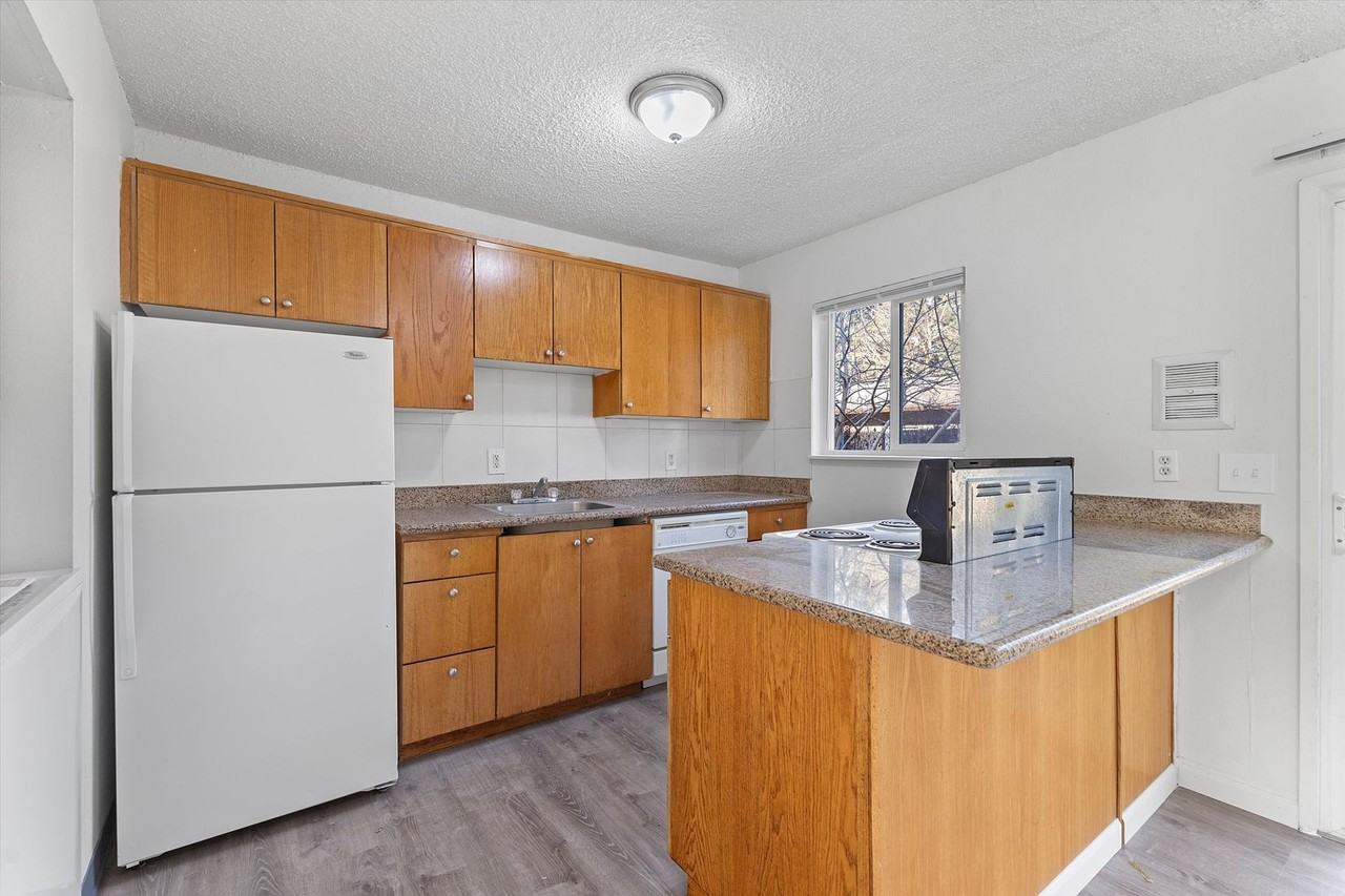 Raintree Apartments - Photo 6 of 19