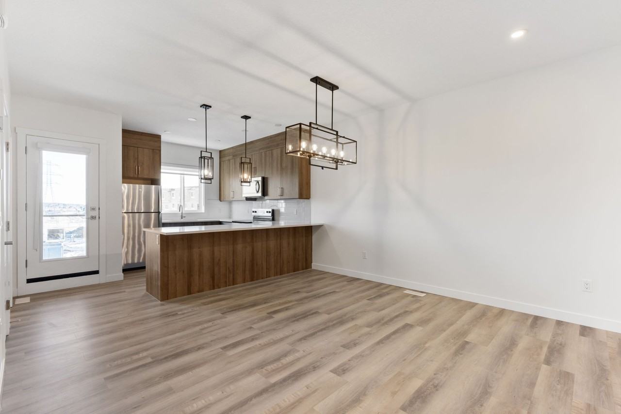 109 Sage Hill Circle NW, Calgary - Photo 3 of 13