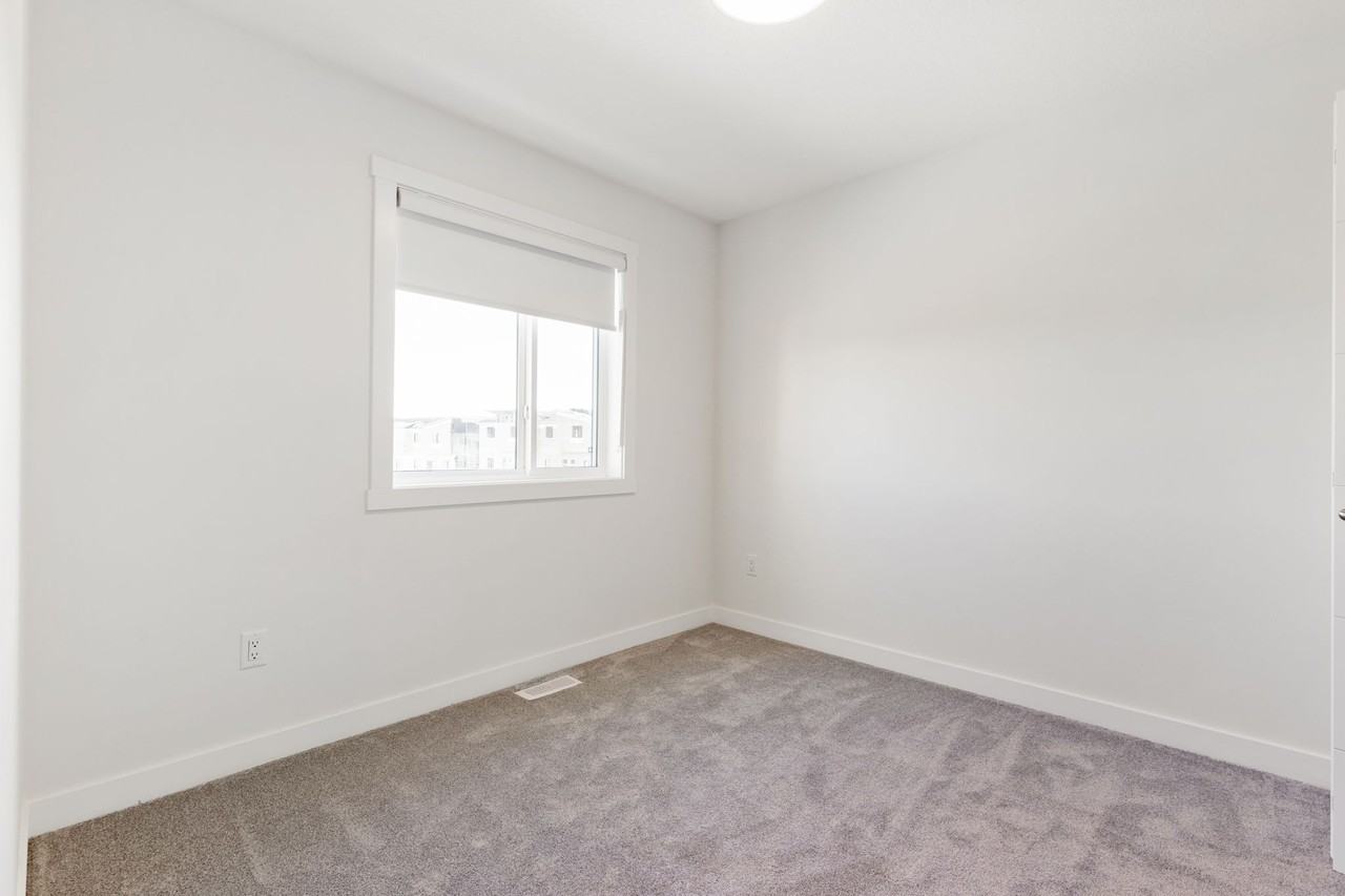 109 Sage Hill Circle NW, Calgary - Photo 7 of 13