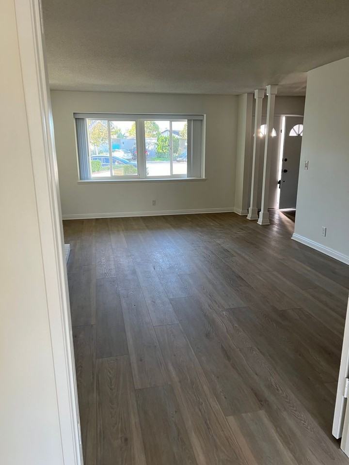 8721 Squires Cir - Photo 6 of 48