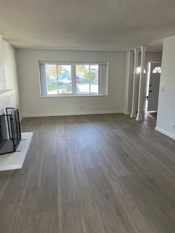 8721 Squires Cir - Photo 7 of 48