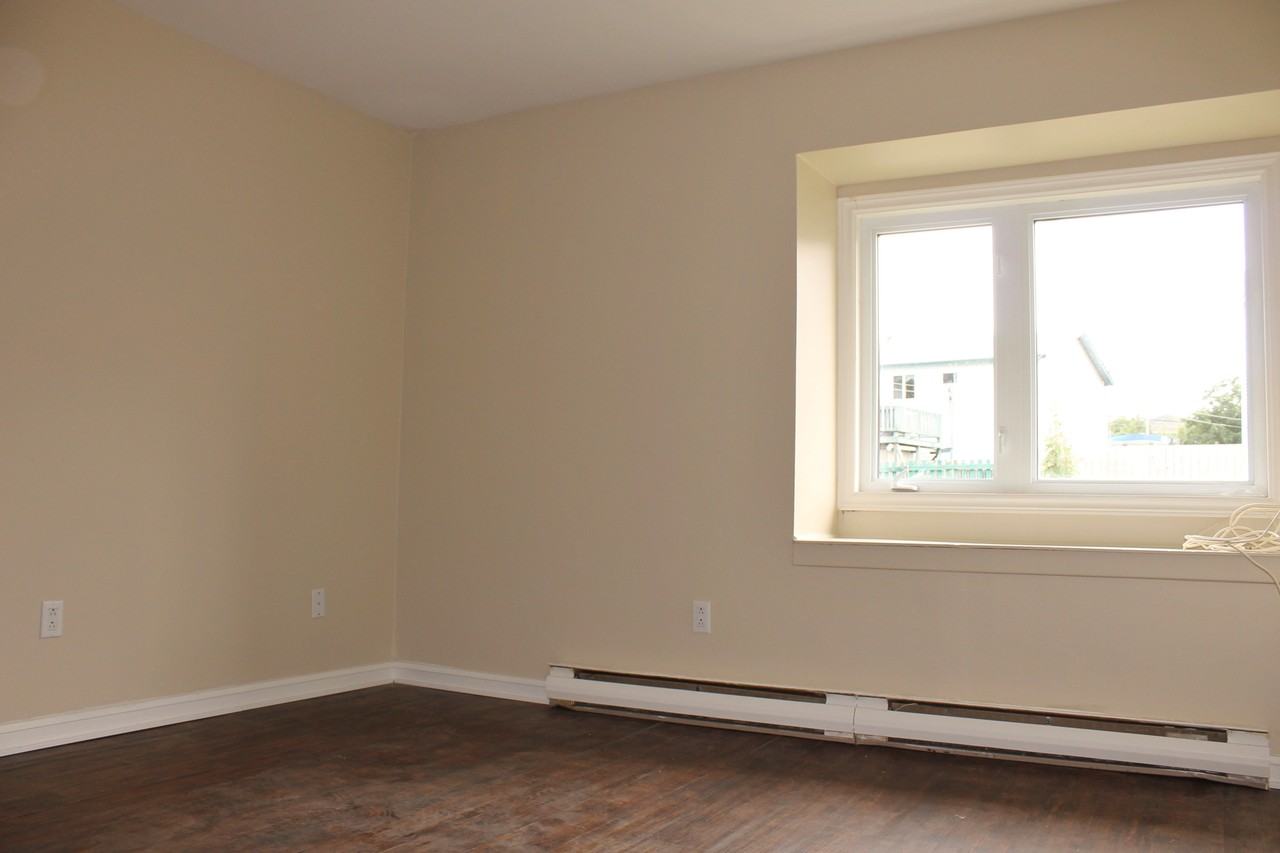 Keane Manor - Photo 2 of 8