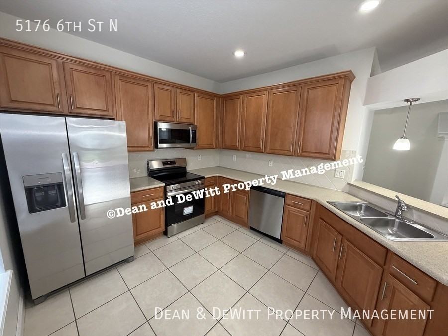 5176 6th St N - Photo 2 of 24