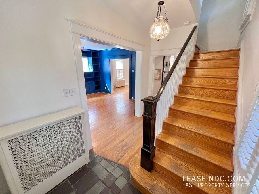 5820 Broad Branch Rd Nw - Photo 4 of 36