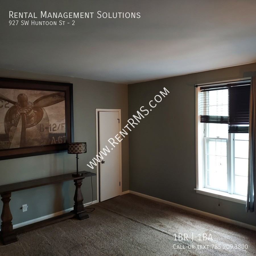 927 Sw Huntoon St #2 - Photo 4 of 15