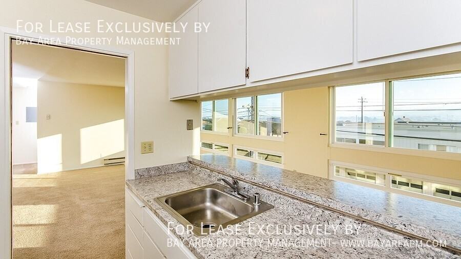 647 Grand Ave #7 - Photo 5 of 9