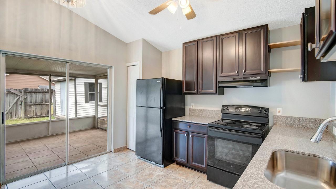 6761 Belmar Dr - Photo 4 of 14