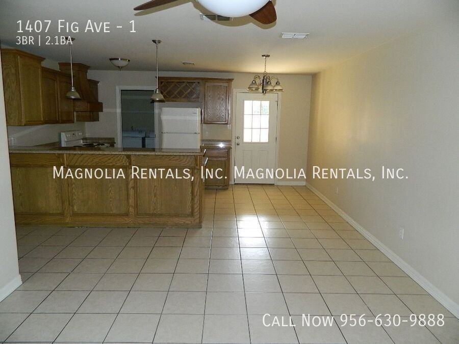 1407 W Fig Ave #1 - Photo 3 of 27