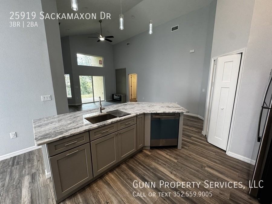 25919 Sackamaxon Dr - Photo 5 of 19