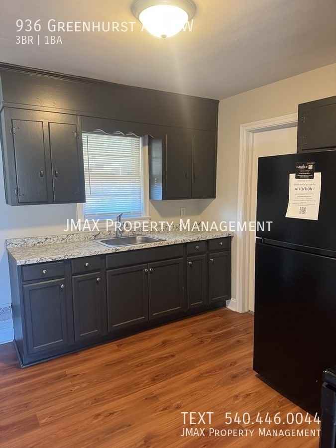 936 Greenhurst Ave Nw - Photo 4 of 12