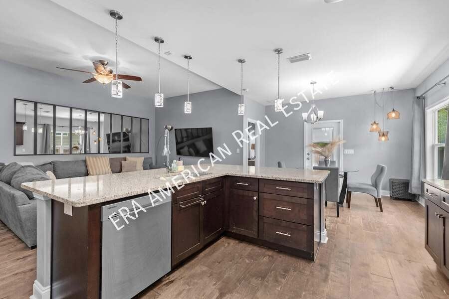 2269 Tom St - Photo 5 of 41