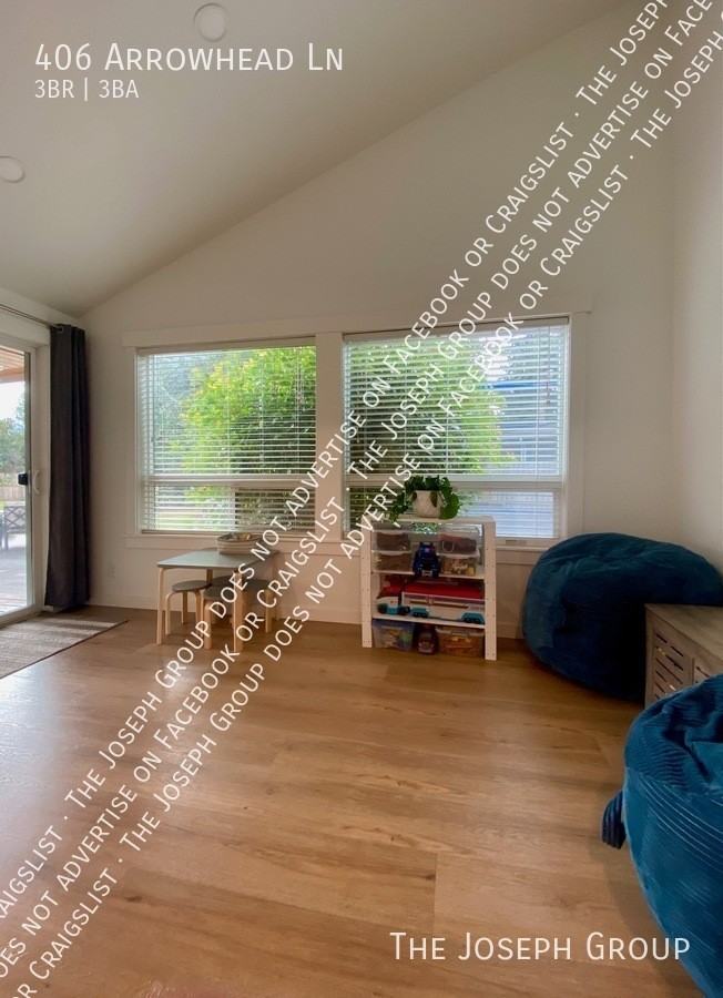 406 Arrowhead Ln - Photo 7 of 32