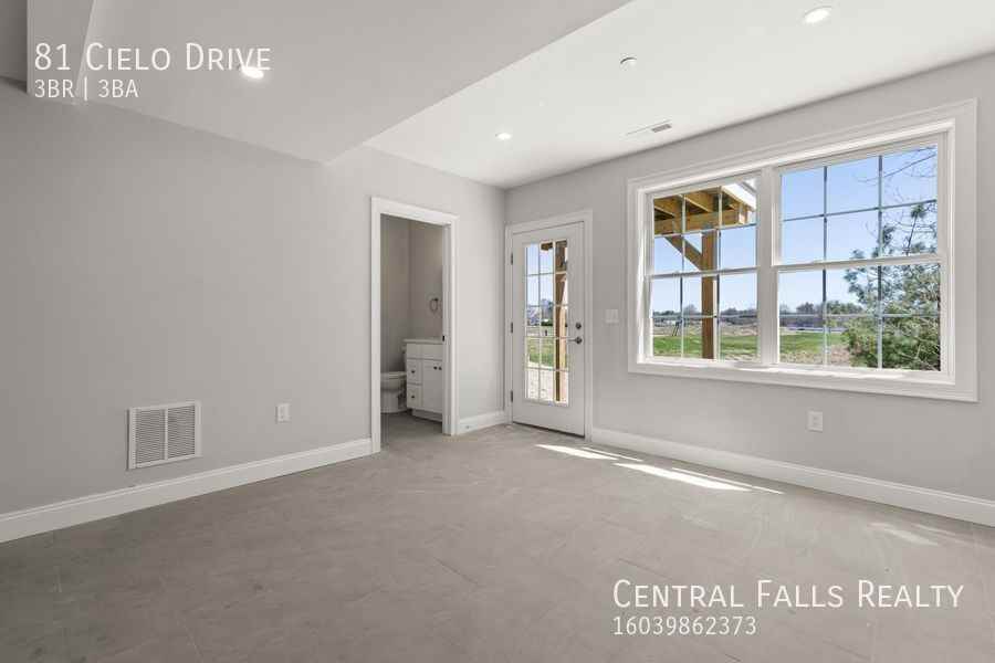 81 Cielo Dr - Photo 3 of 47