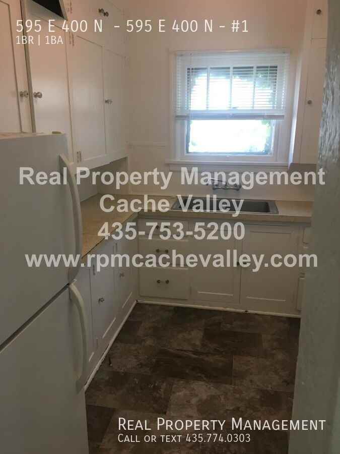 595 595 E 400 N  - 595 E 400 N #1 - Photo 2 of 9