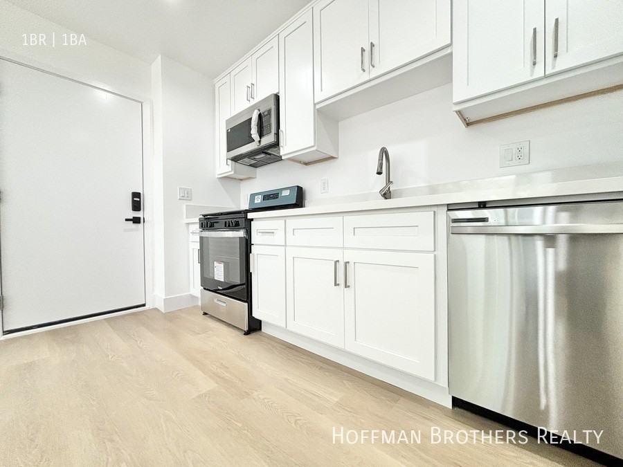 1002 Coronado Ter #4 - Photo 2 of 9