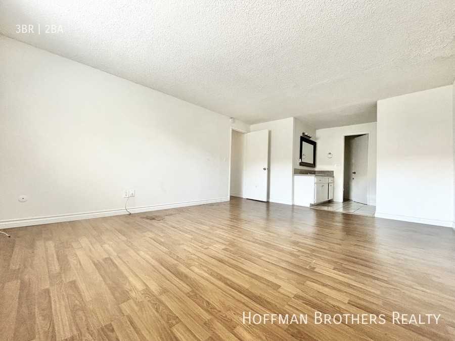 316 E Hyde Park Blvd #2A - Photo 2 of 17