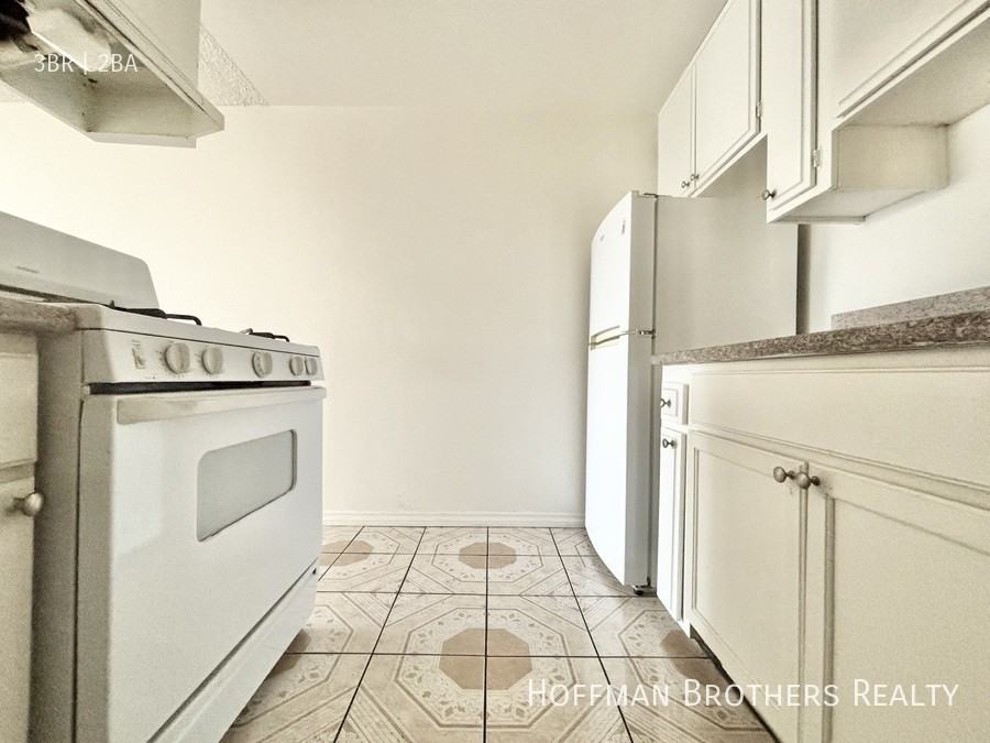 316 E Hyde Park Blvd #2A - Photo 3 of 17