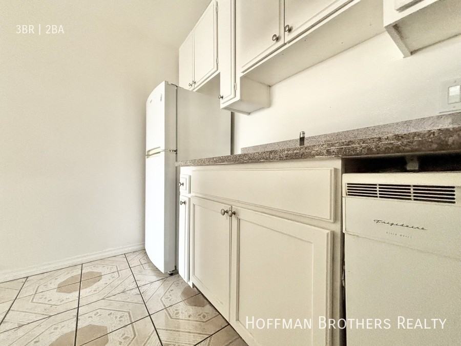 316 E Hyde Park Blvd #2A - Photo 5 of 17