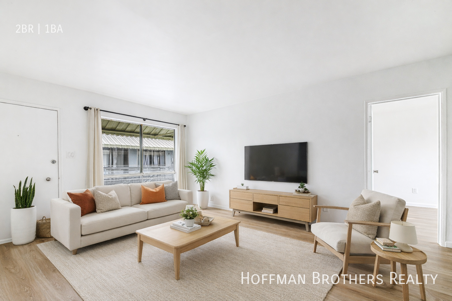 1819 S Oxford Ave #24 - Photo 2 of 19