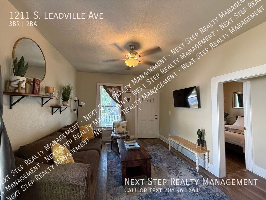 1211 S Leadville Ave - Photo 3 of 14