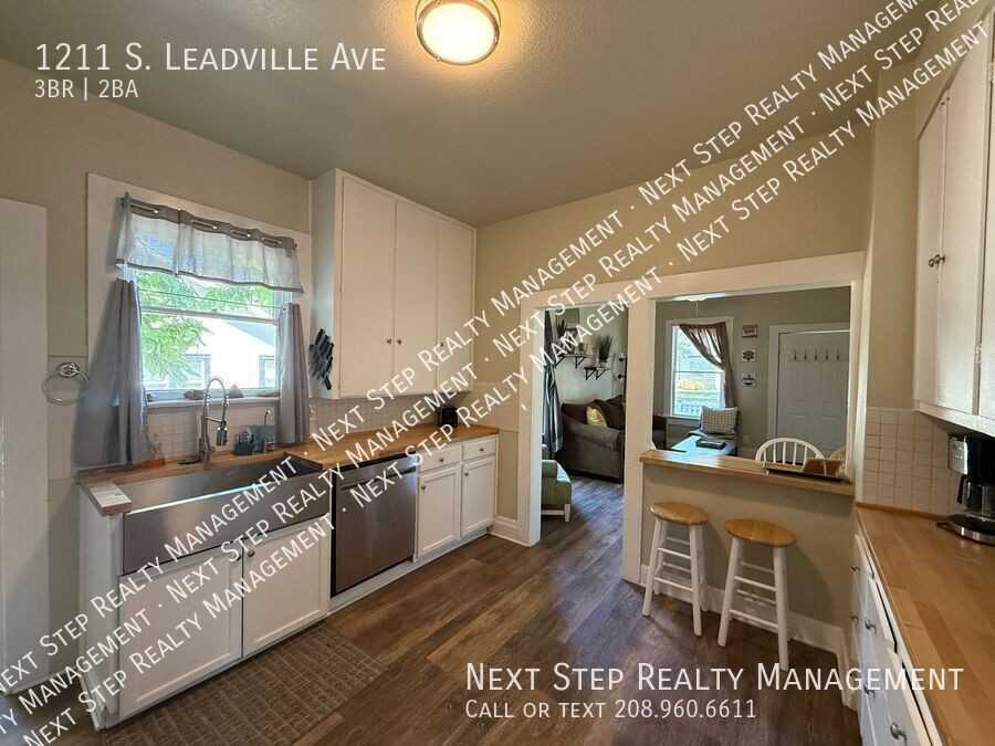 1211 S Leadville Ave - Photo 6 of 14