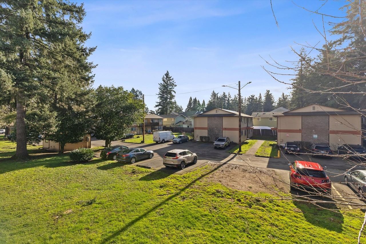 Rogers Plaza - Photo 3 of 15