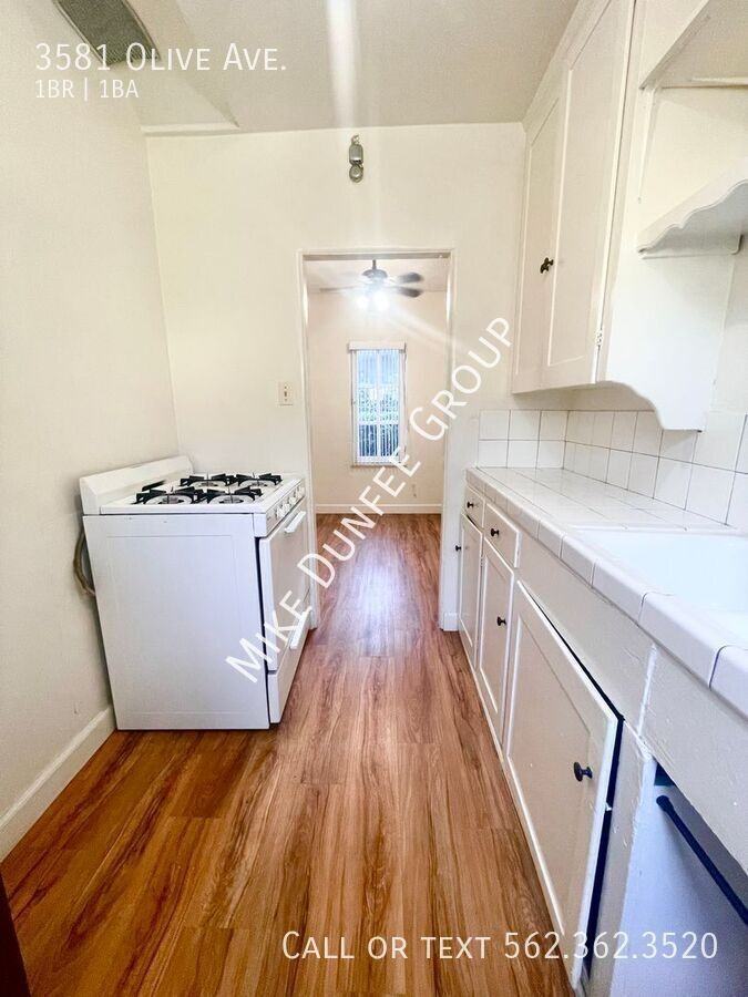 3581 Olive Ave - Photo 3 of 12