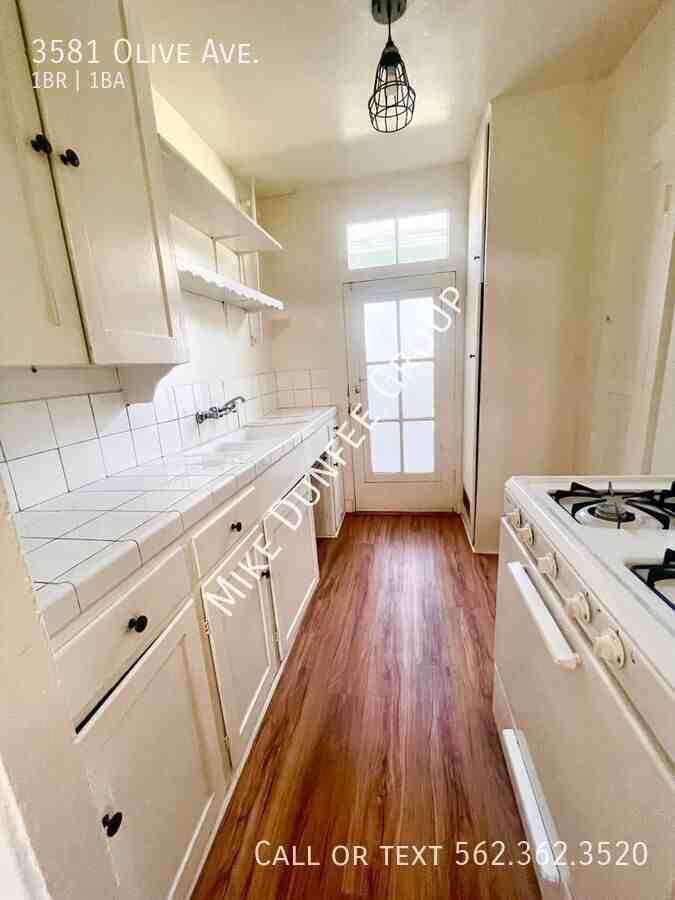 3581 Olive Ave - Photo 4 of 12