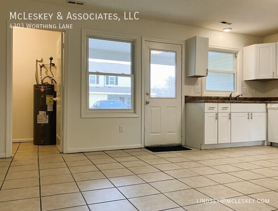 4303 Worthing Ln - Photo 7 of 32