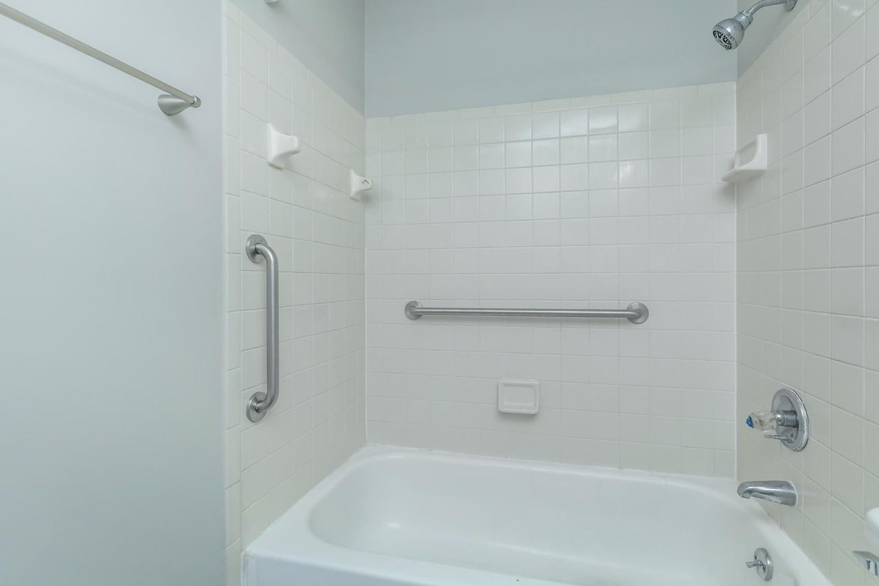 Digby Ln #4-27 - Photo 6 of 11