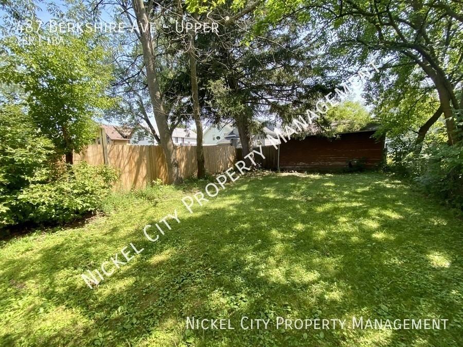 487 Berkshire Ave - Photo 2 of 13