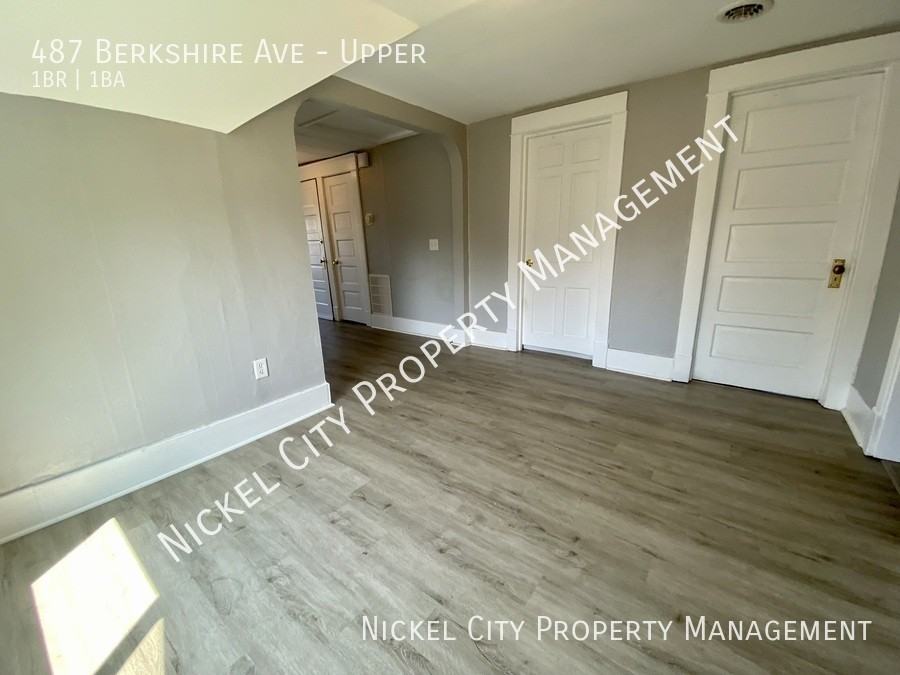 487 Berkshire Ave - Photo 4 of 13