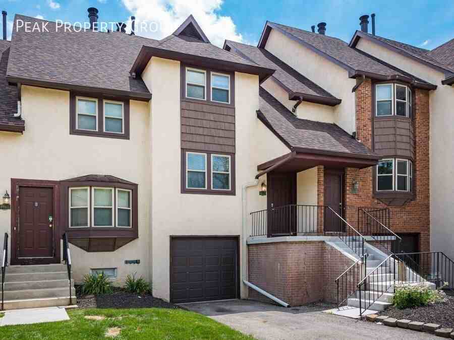 1979 Drury Ln - Photo 2 of 31