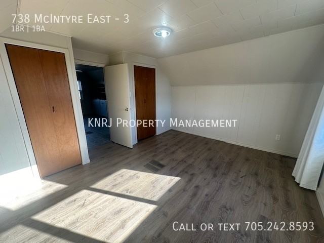 738 Mcintyre St E #3 - Photo 5 of 8