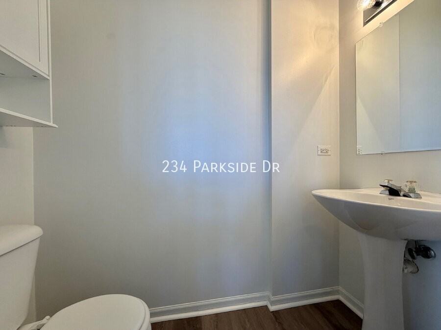 234 Parkside Dr - Photo 5 of 15