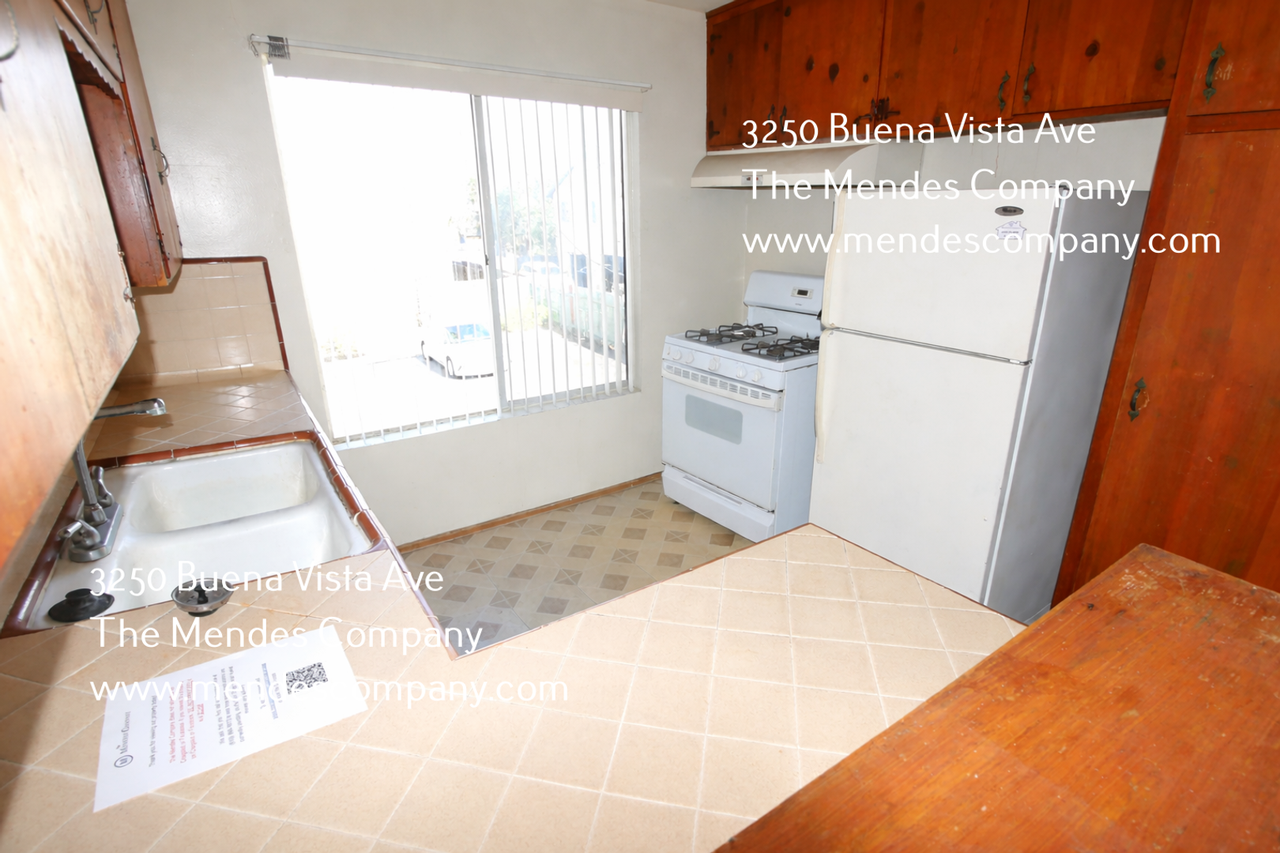 3250 Buena Vista Ave - Photo 3 of 8