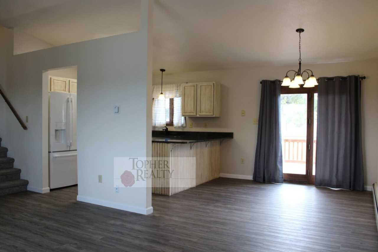 3 Cambridge Ct - Photo 5 of 17