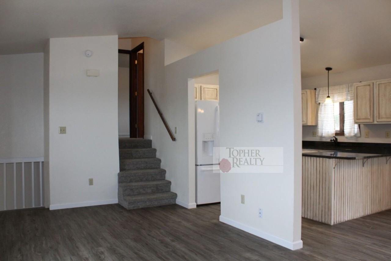 3 Cambridge Ct - Photo 7 of 17